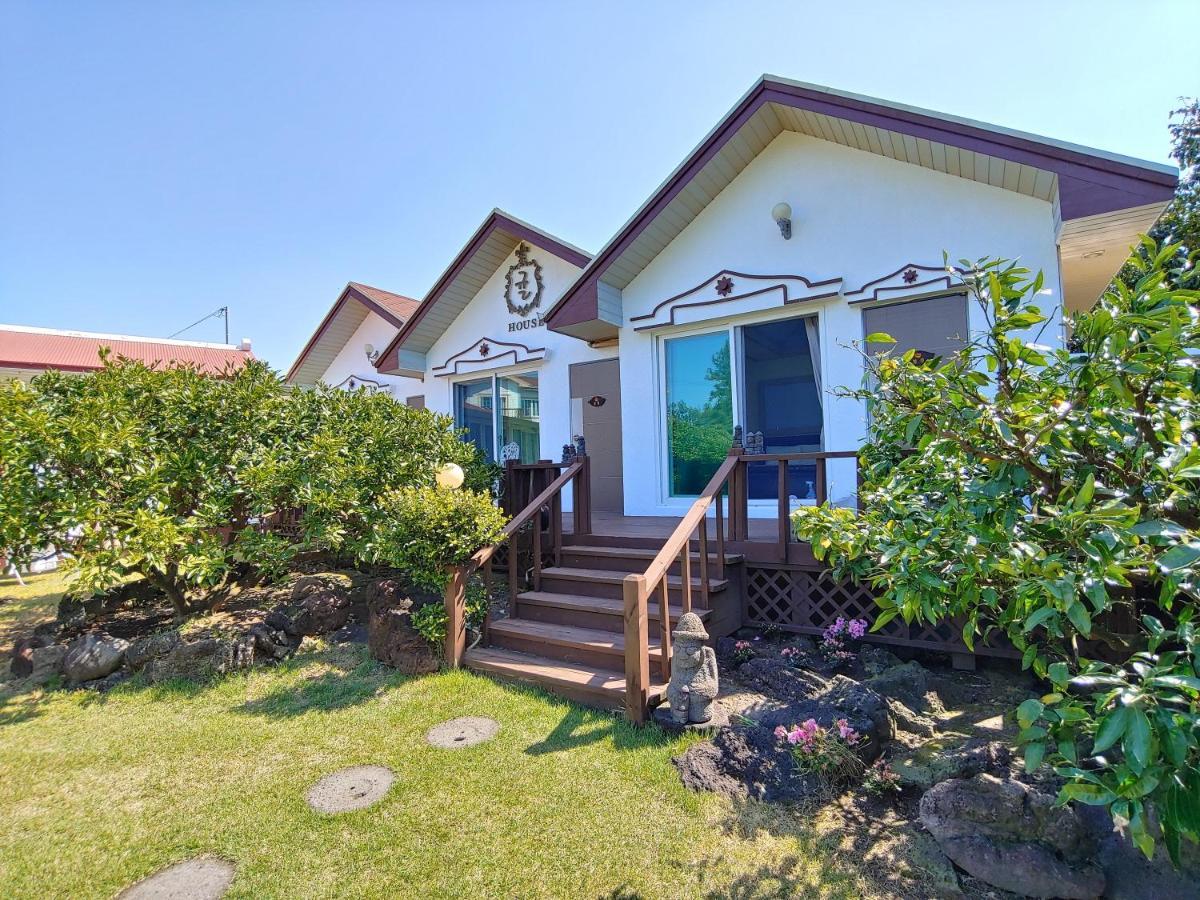 Gyulhouse Pension Seogwipo Exterior foto