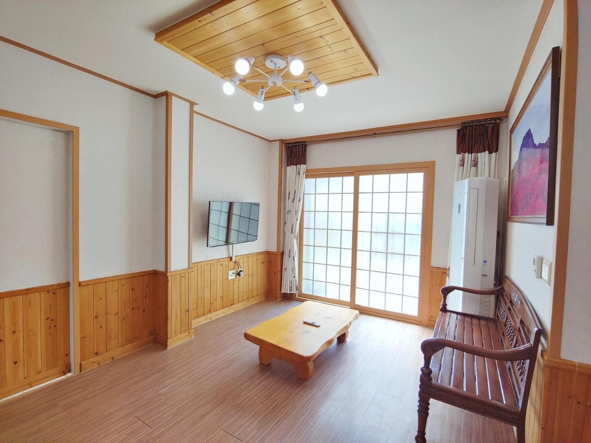 Gyulhouse Pension Seogwipo Exterior foto