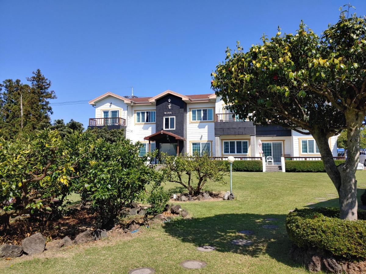 Gyulhouse Pension Seogwipo Exterior foto